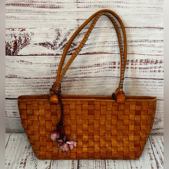 Rachel Lynn Woven Leather Shoulder Bag - Picture 1 of 13